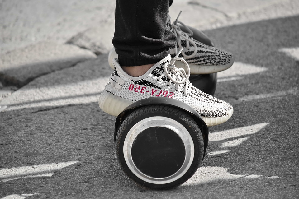 Skateboarding sneakers technology