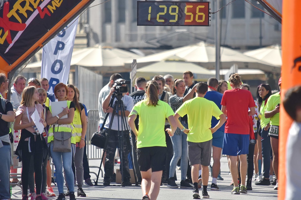 Finish foot race runner