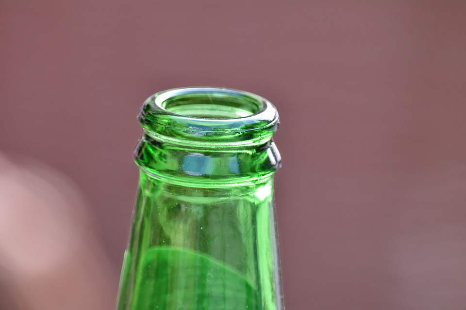 Close-Up greenish yellow top