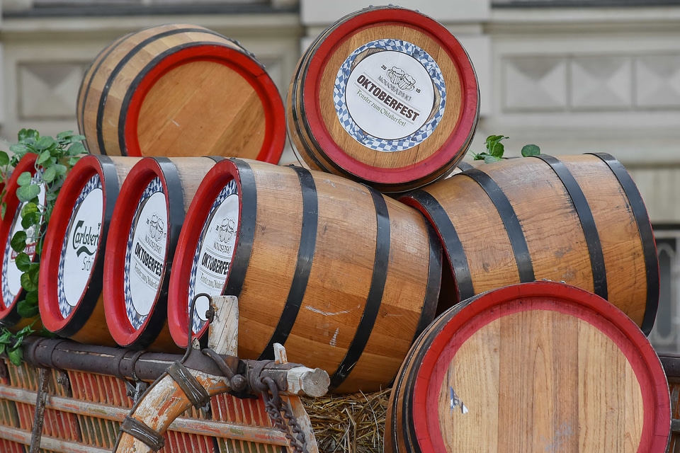 Barrels beer carriage