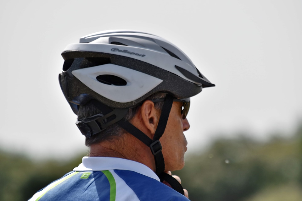 Cyclist head helmet