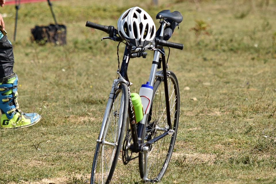 Mountain Bike wheel cycle
