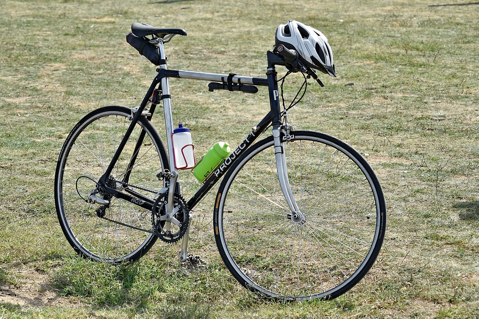 Bicycle equipment helmet