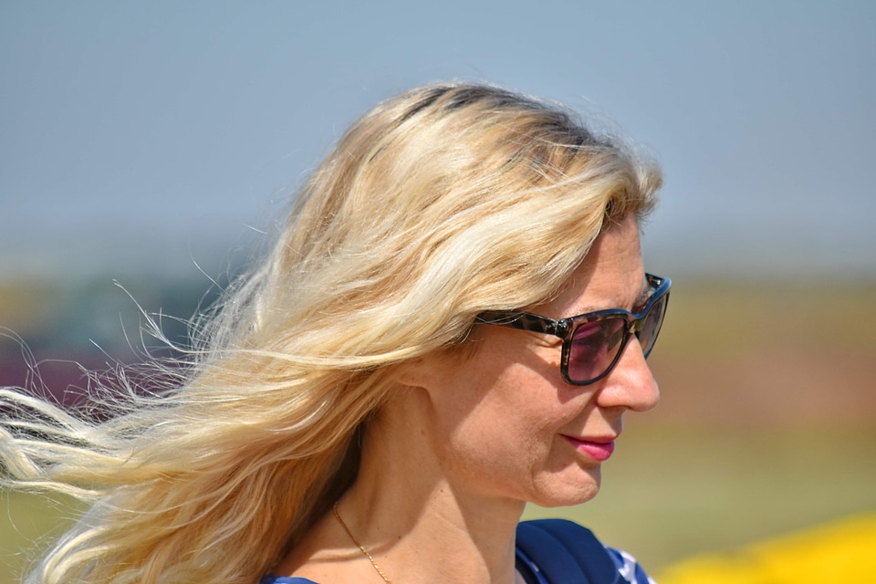 Beautiful Photo hairstyle wind