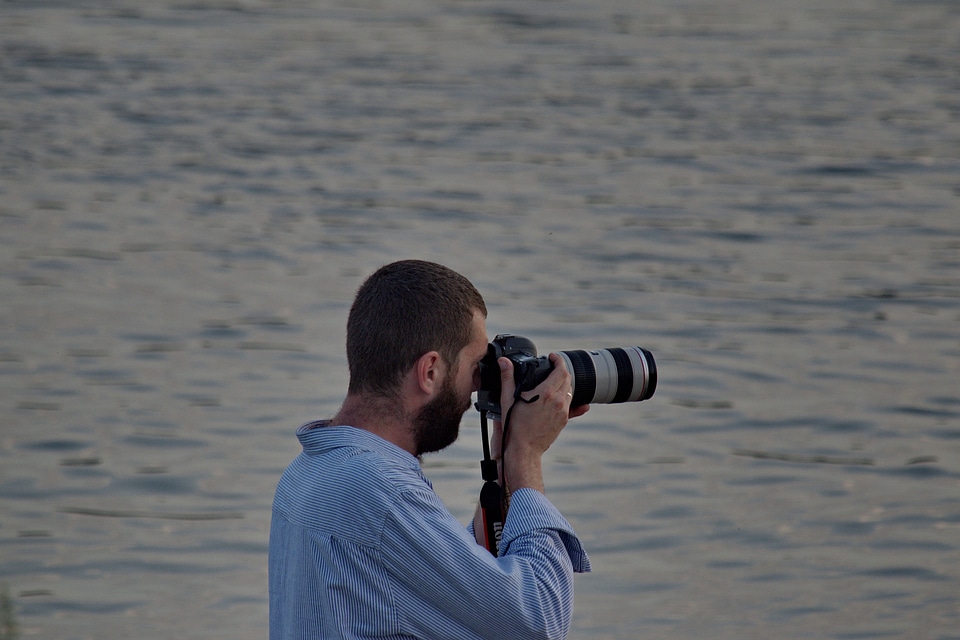 Camera horizon lens