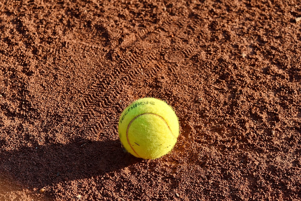 Ball dirt ground