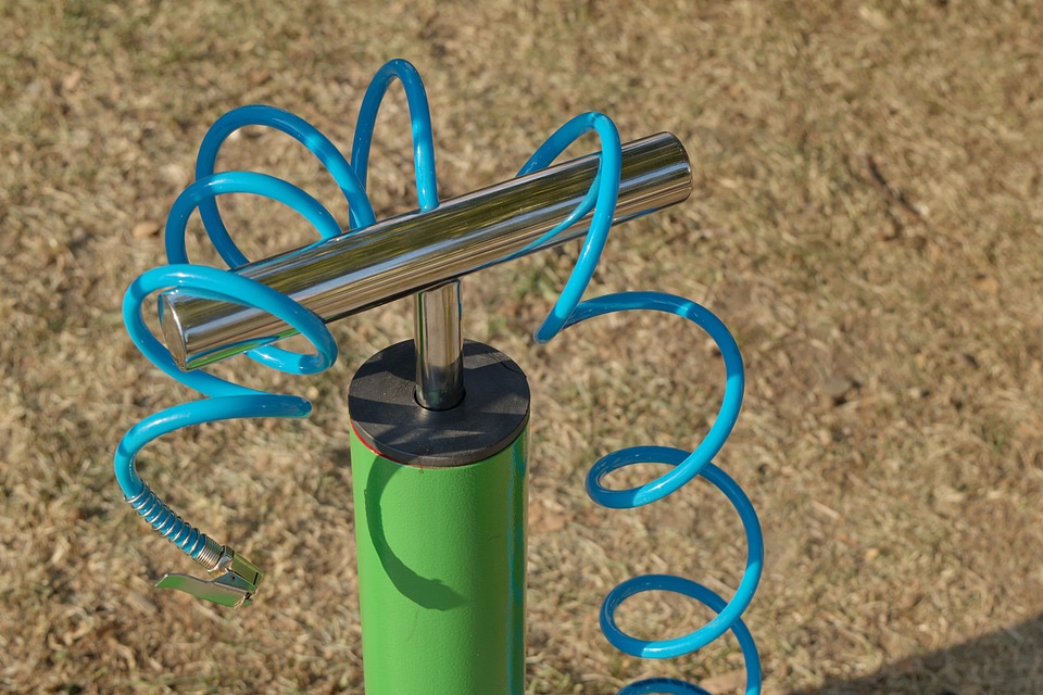 Air hand tool pressure