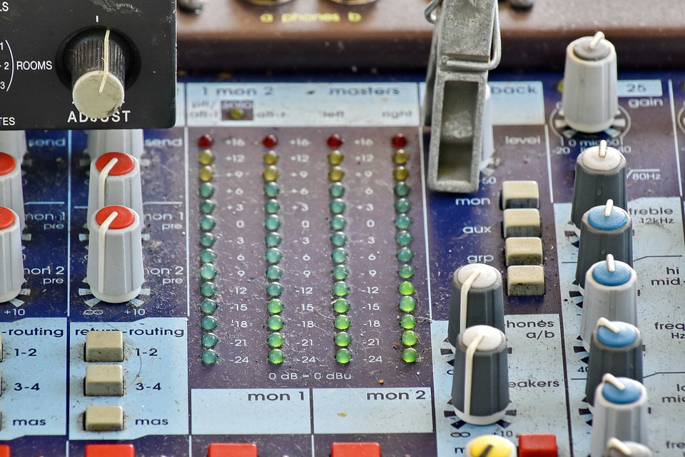 Amplifier analogue equipment