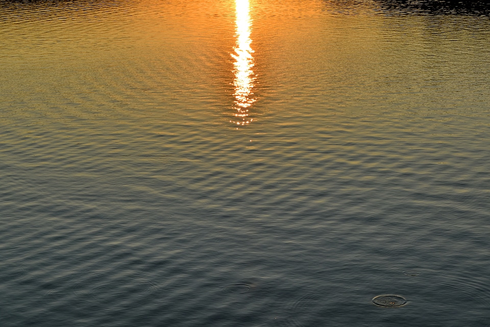 Calm reflection sunrays