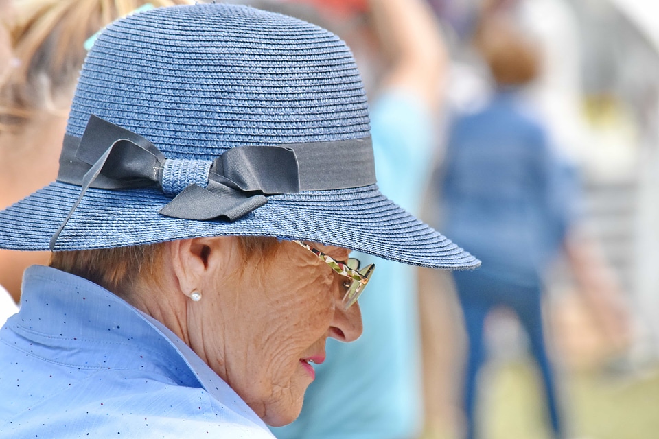 Elderly eyeglasses handmade