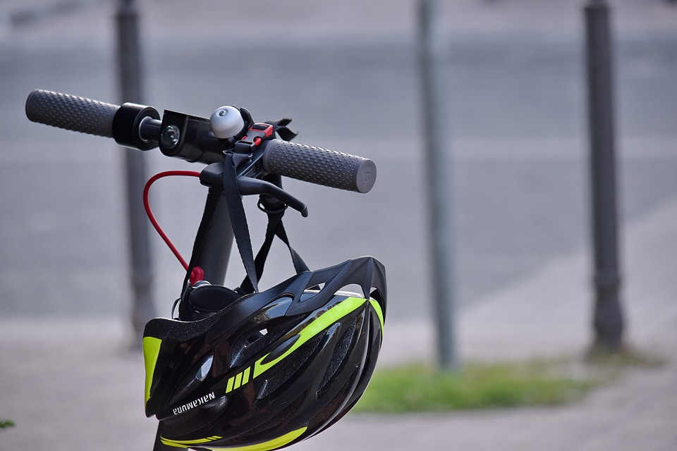 Helmet toy transportation