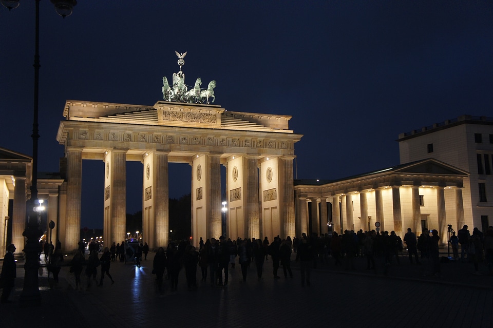 Monument romantic architecture