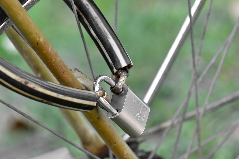 Fastener padlock lock