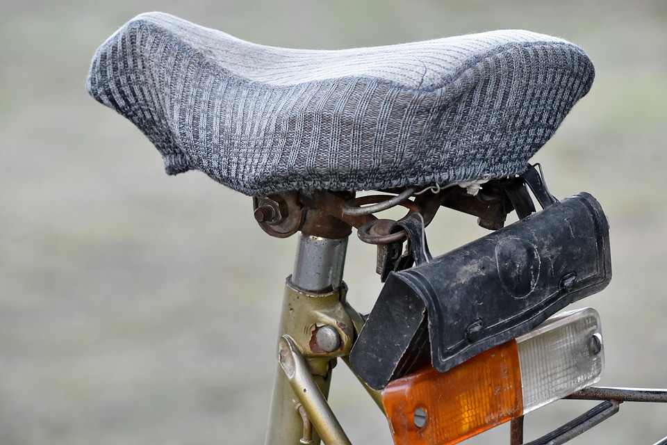 Bicycle seat device