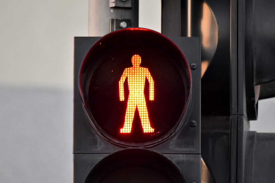 Electricity red light traffic control