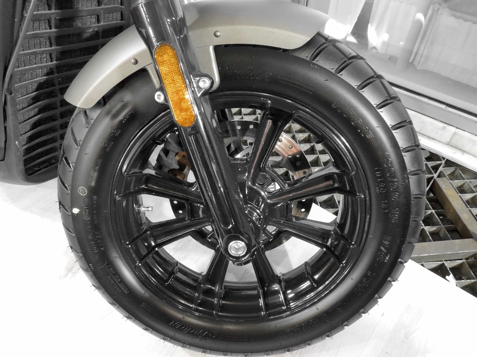 Rubber tire wheel