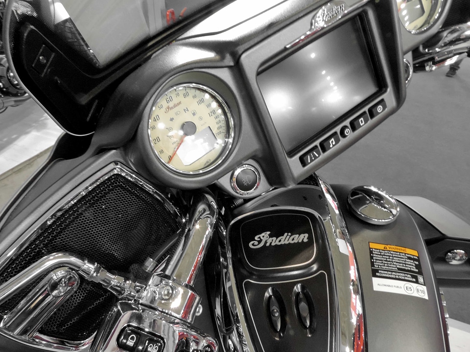 Monitor motorcycle speedometer