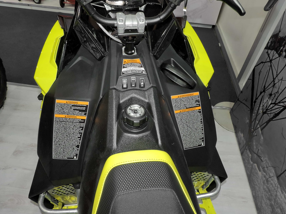 Motor steering wheel seat