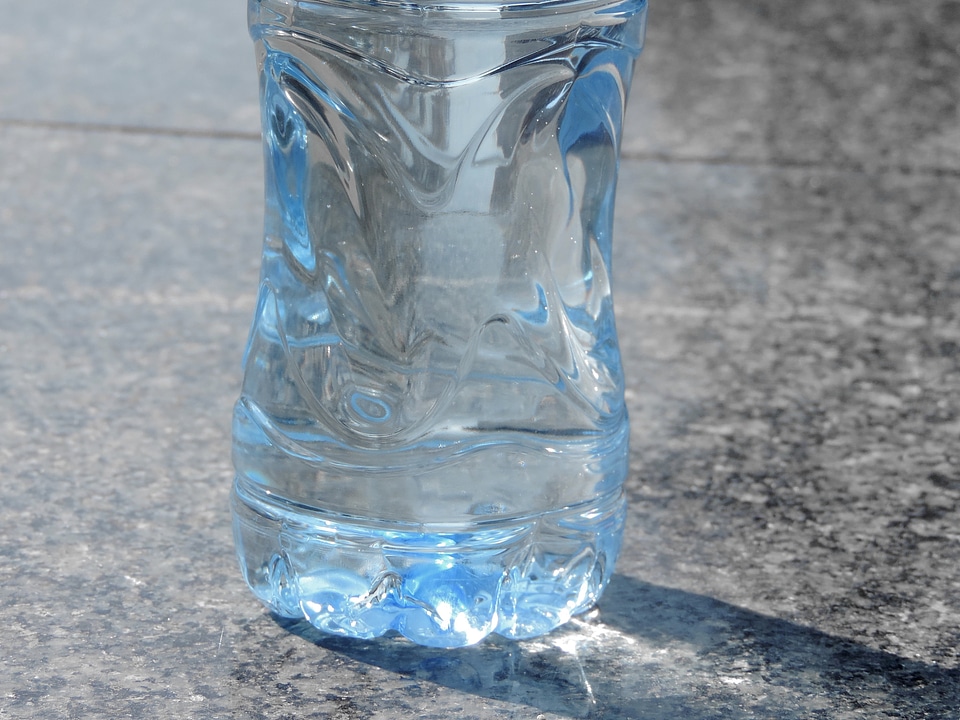 Bottle liquid transparent