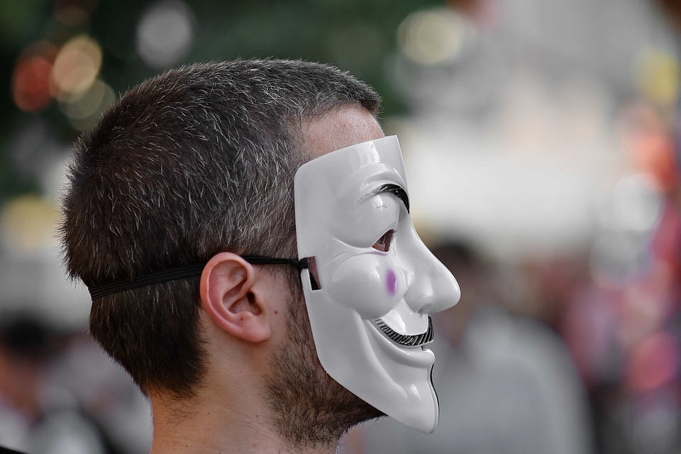 Beard mask side view