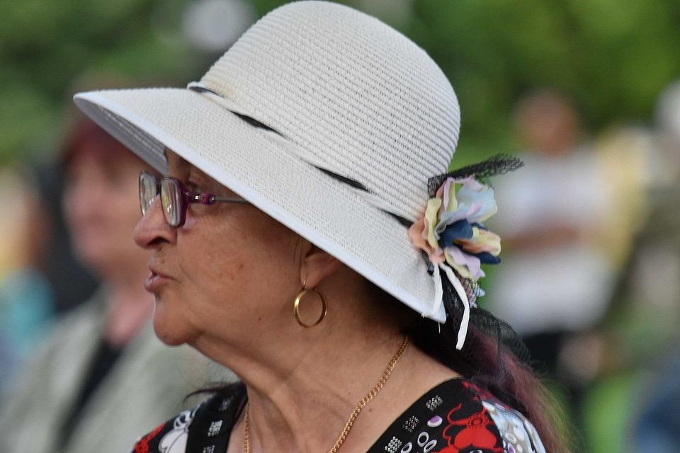 Eyeglasses fashion hat