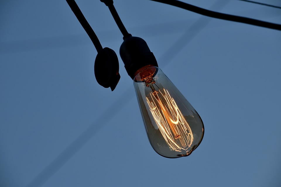 Wire electricity lamp