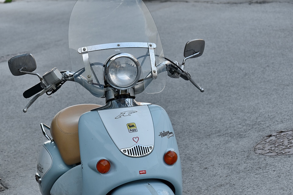 Moped nostalgia steering wheel