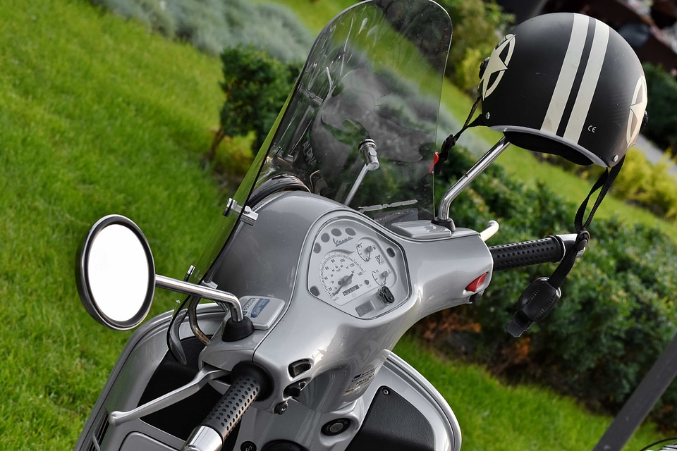 Helmet moped speedometer