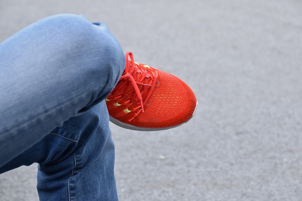 Fashion jeans knee