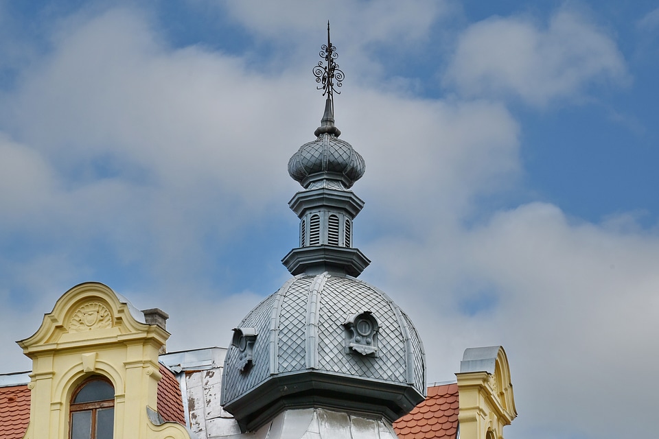 Building dome architecture