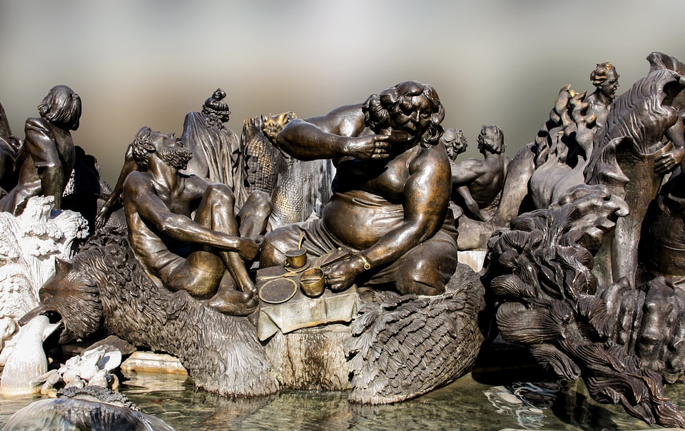 Figures nuremberg water feature