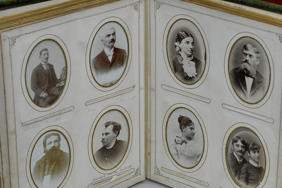 Album book history