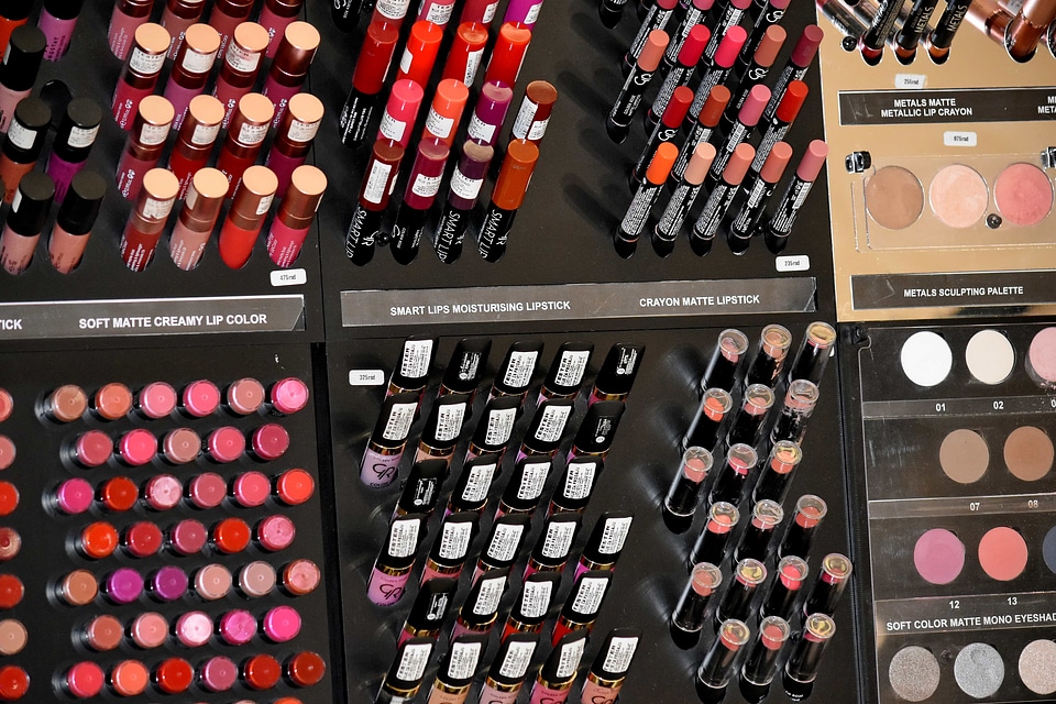 Cosmetics lipstick powder