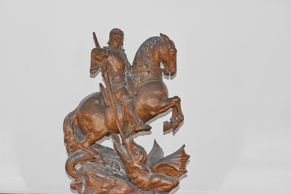 Carving cavalry art