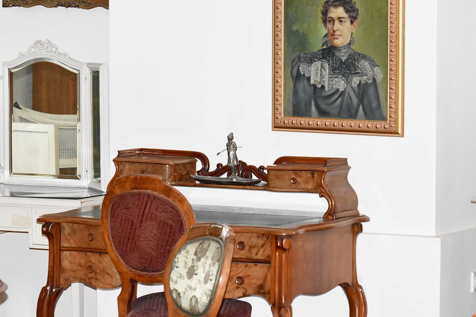 Cabinet mahogany mirror