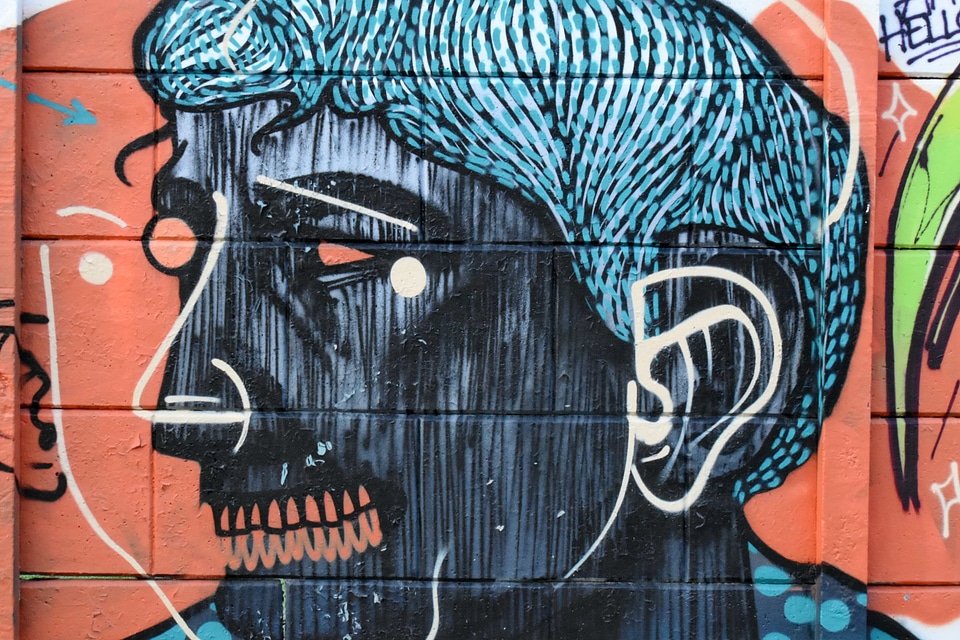 Portrait woman graffiti