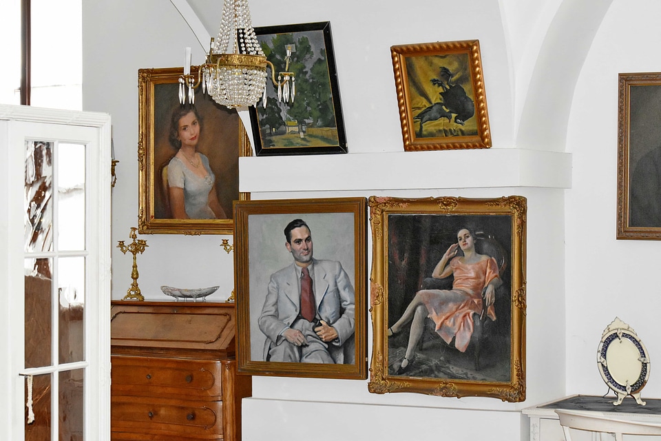 Baroque fine arts gallery