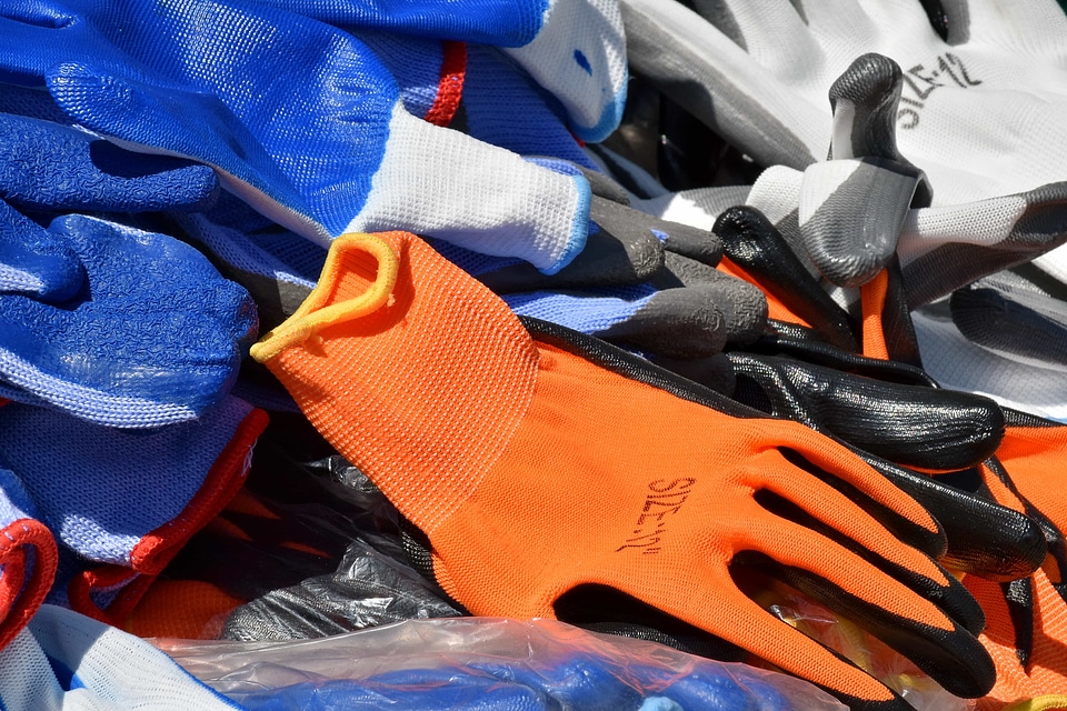 Detail gloves plastic