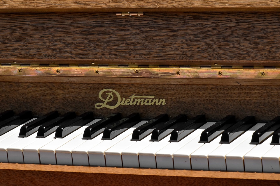 Music piano harmony
