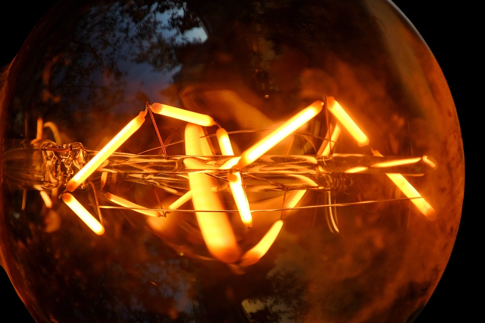 Detail flare light bulb