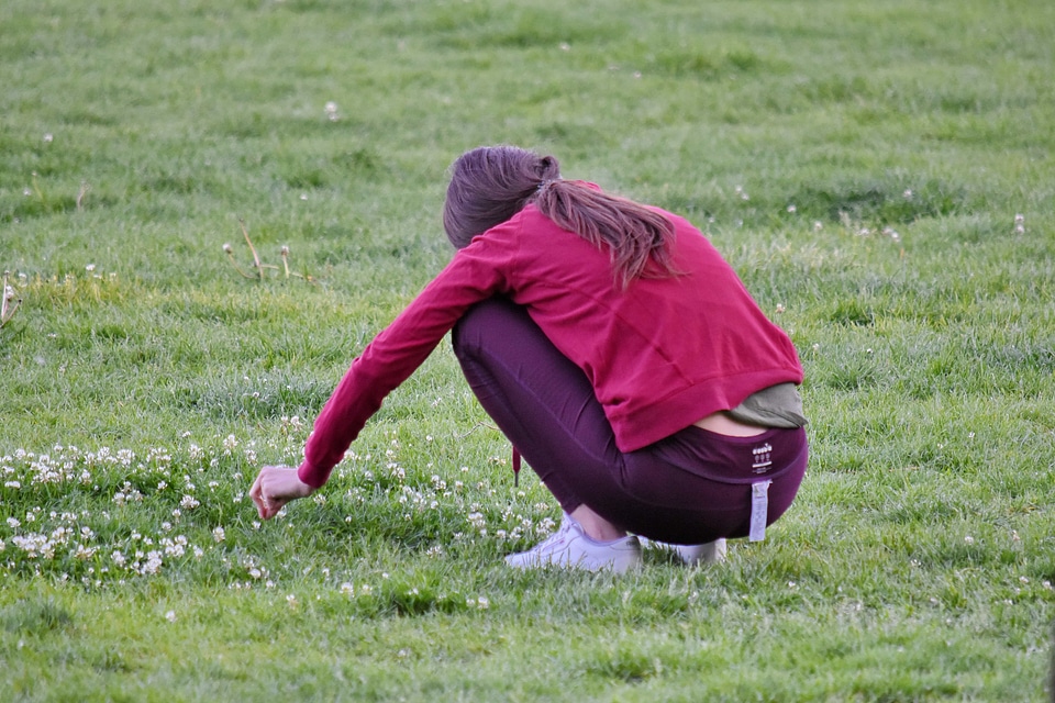 Fitness lawn woman