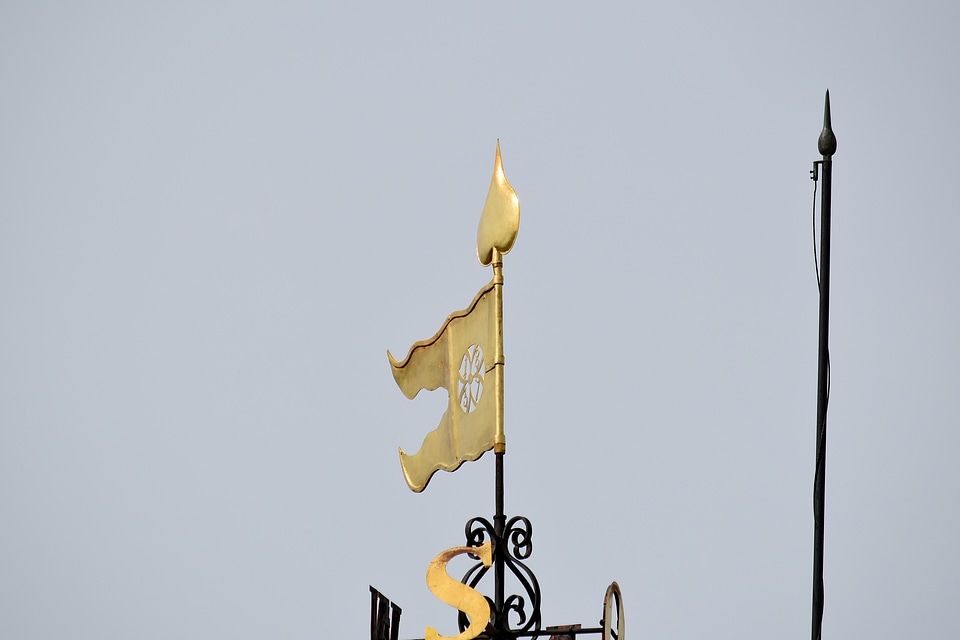 Exterior gold high