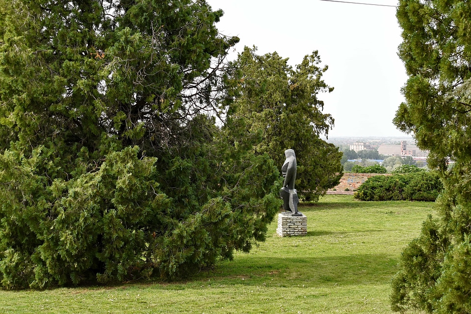 Garden statue nature