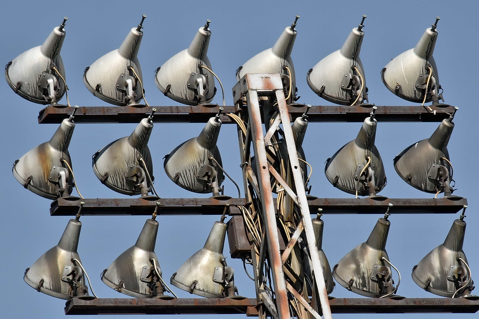 Lamp metal reflector