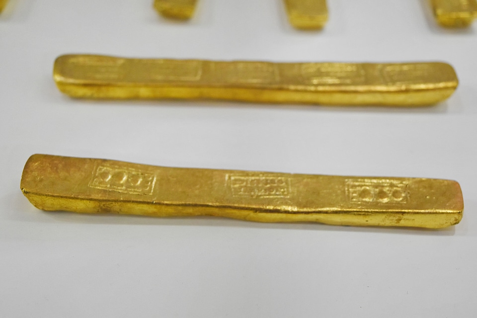 Detail object gold
