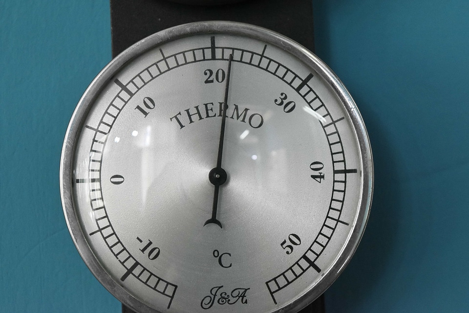 Thermometer instrument precision