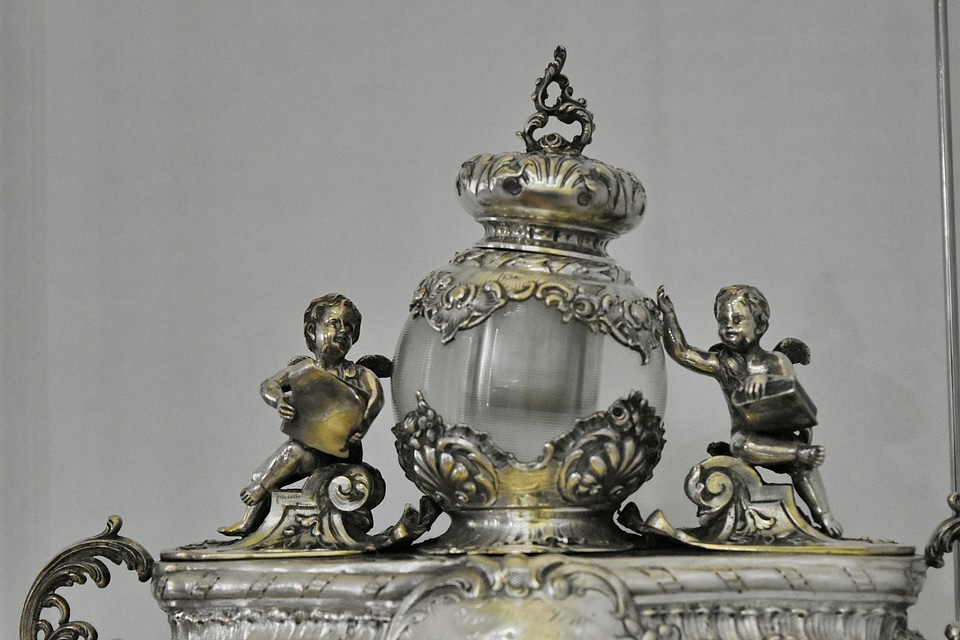 Antiquity detail silver