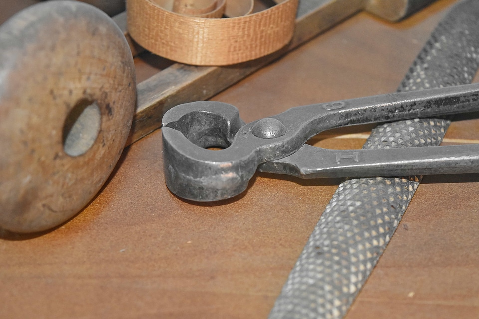 Carpentry hand tool tool