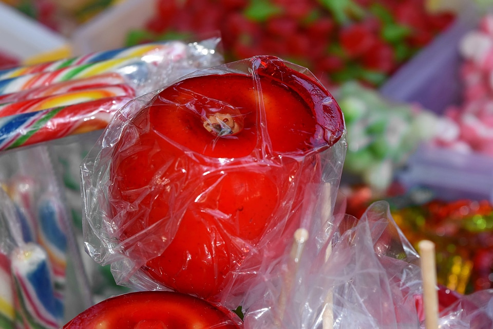 Apple dessert red