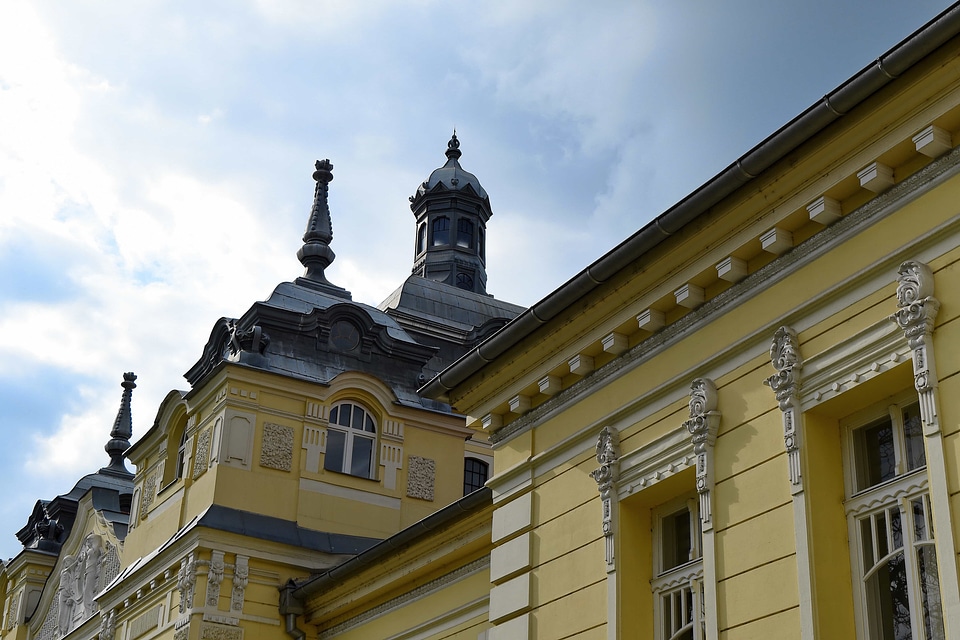 Castle building residence